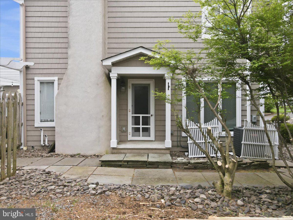 114 Shore Road photo 6