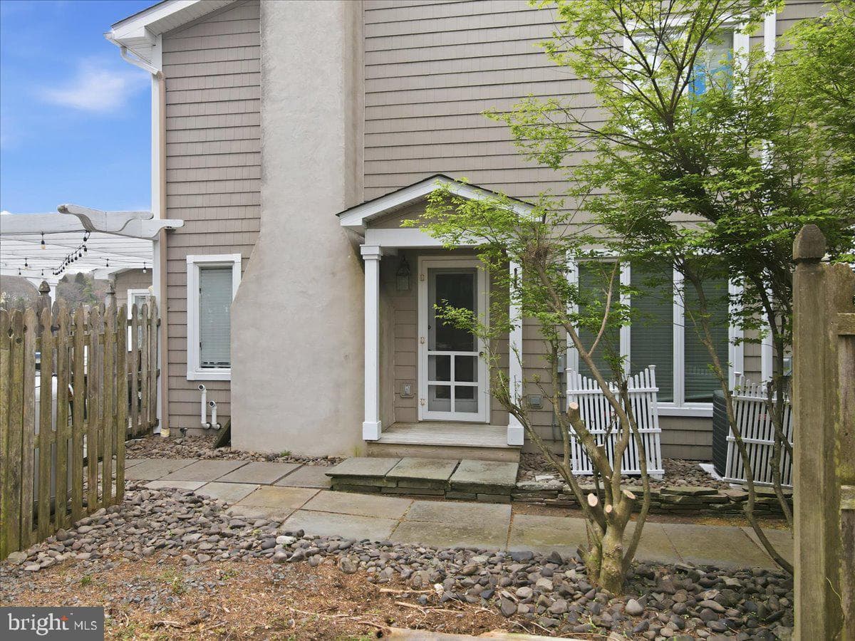 114 Shore Road photo 7