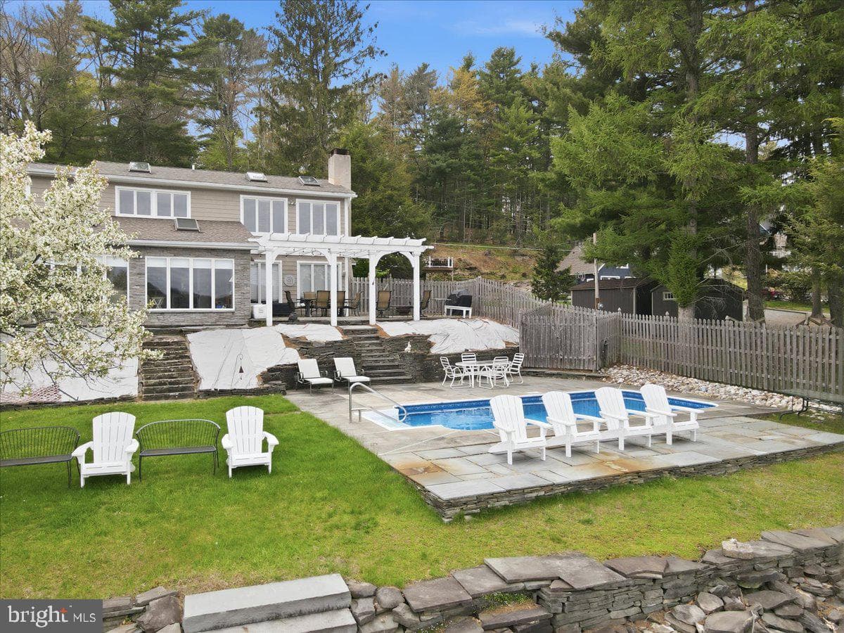 114 Shore Road photo 8