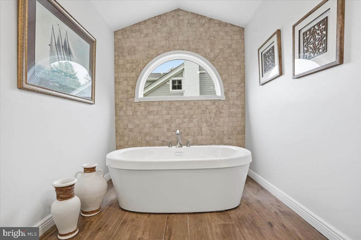 114 Shore Road photo 82