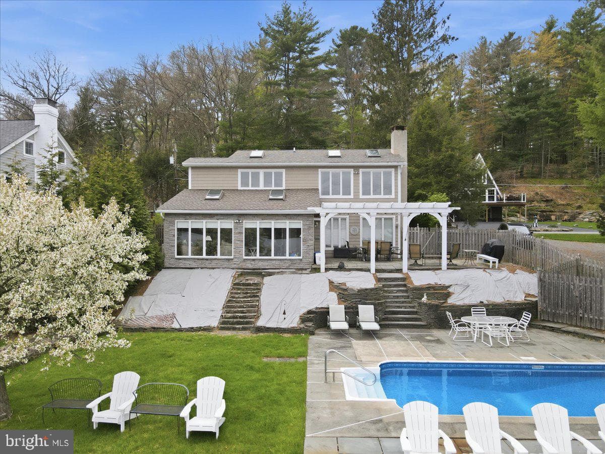 114 Shore Road photo 9