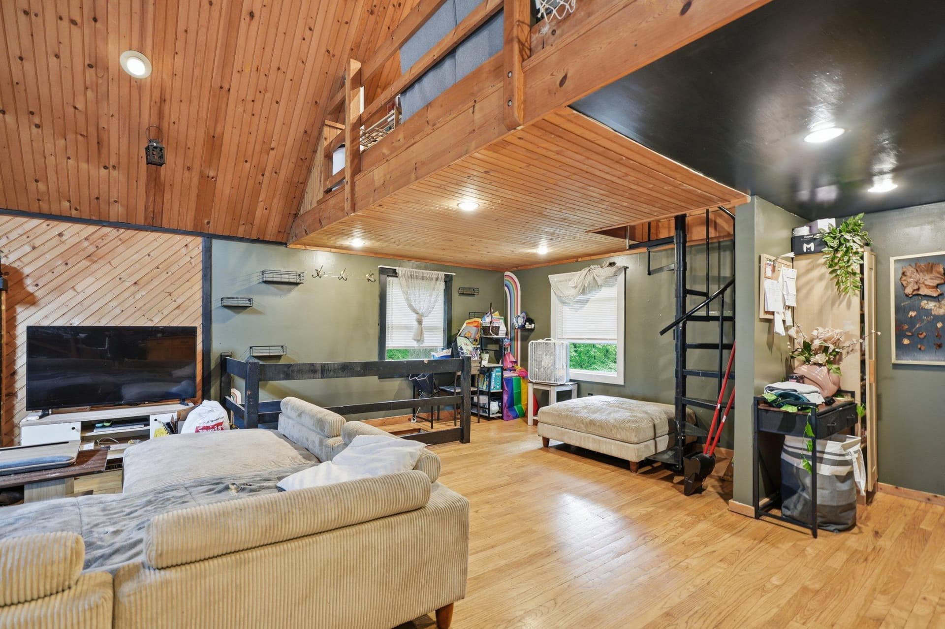 204 Mountain Drive photo 11