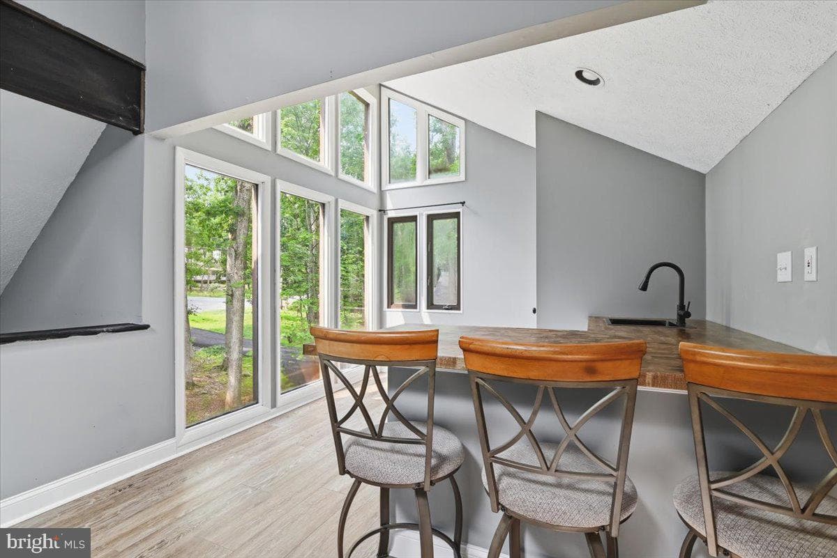 142 Saunders Drive photo 22