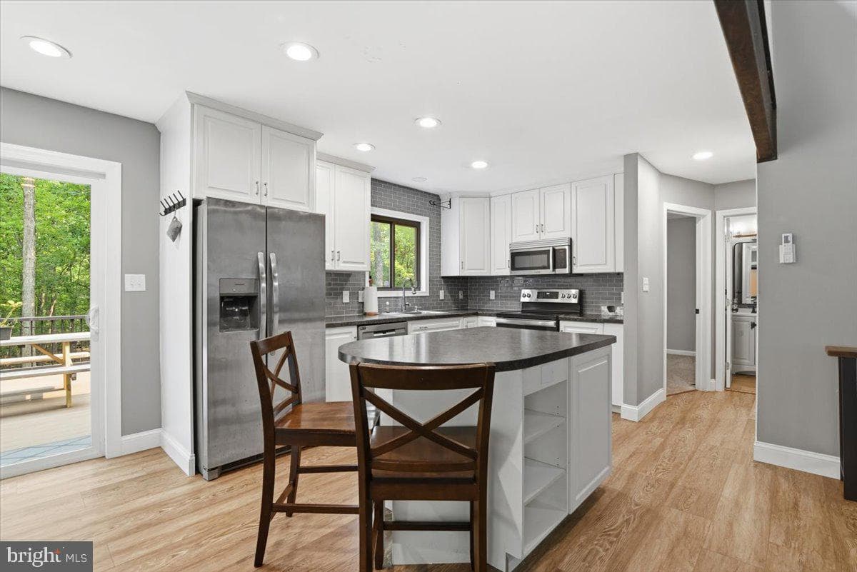 142 Saunders Drive photo 6