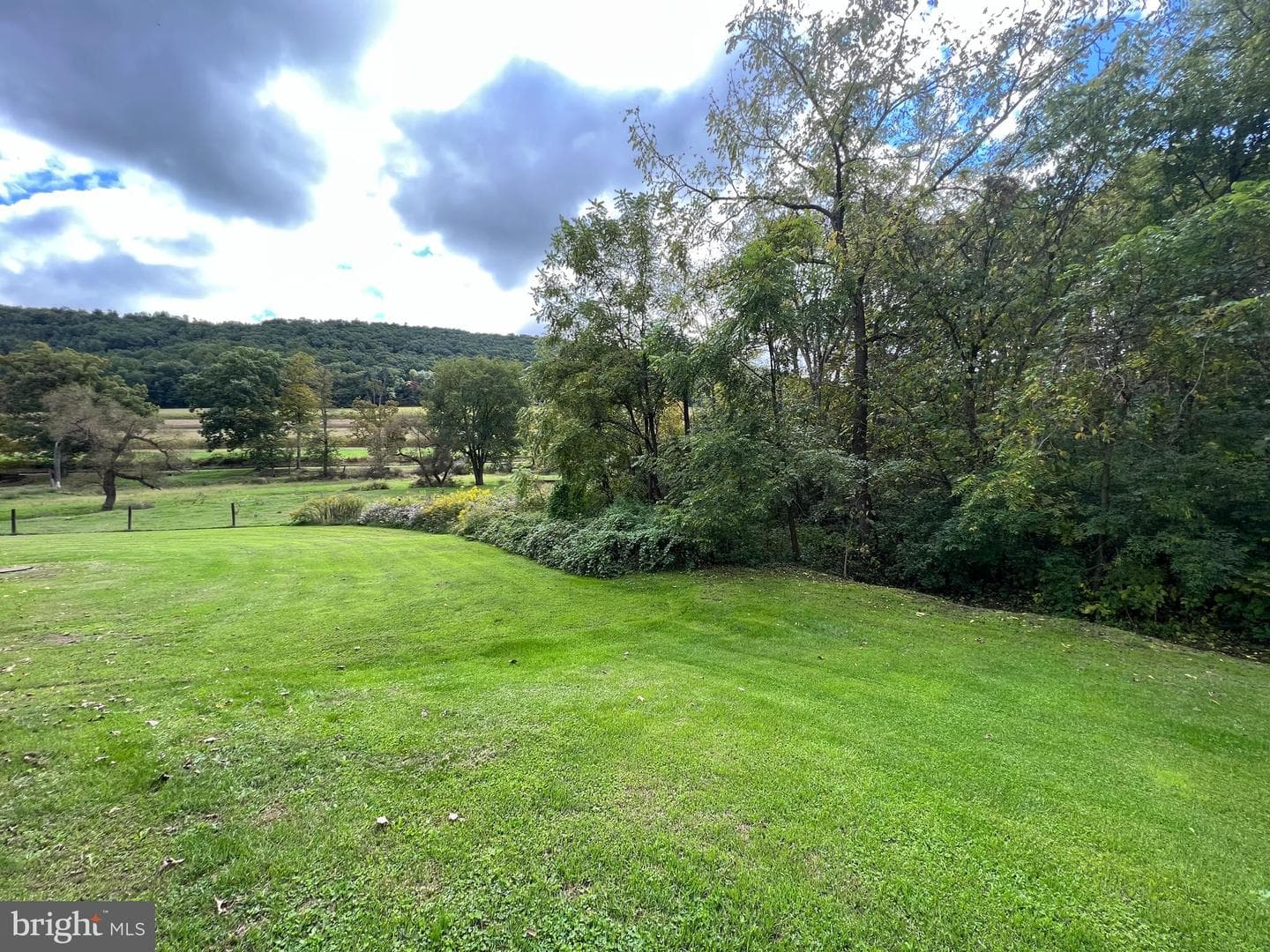 1124 Sunbury Path photo 32