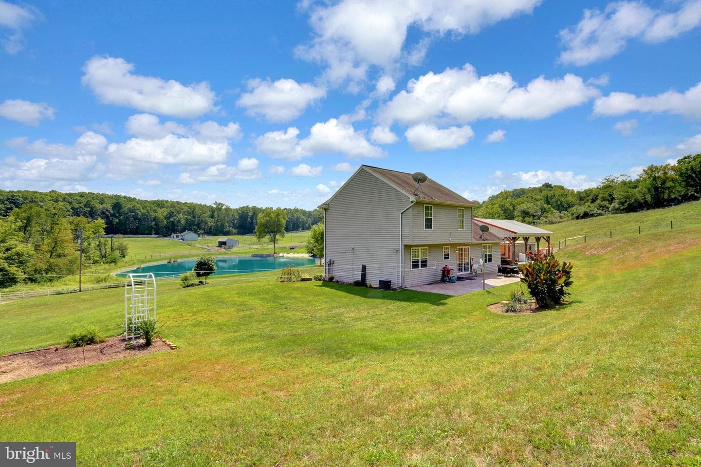 1304 Honeysuckle Hollow Rd photo 40