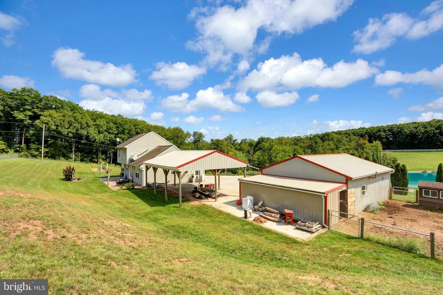 1304 Honeysuckle Hollow Rd photo 47