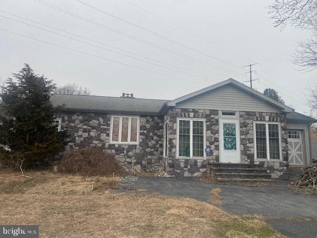 6810 Spring Road photo 1
