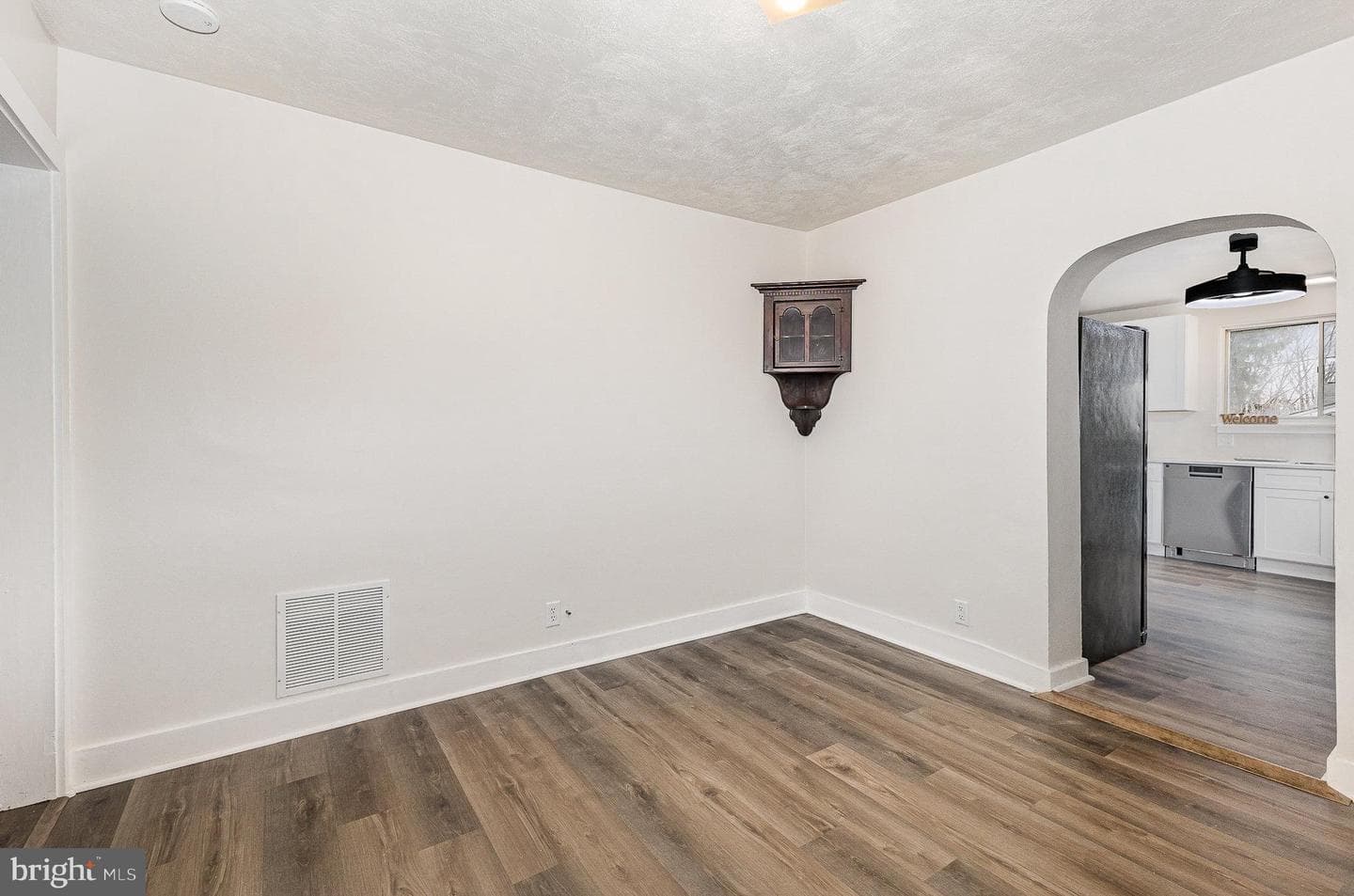 536 Lansvale Street photo 12