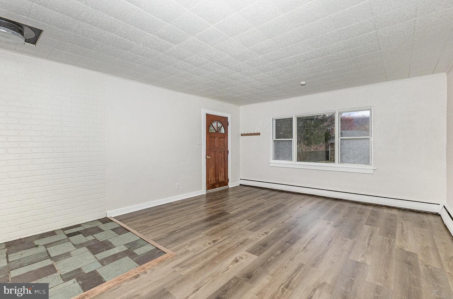536 Lansvale Street photo 7