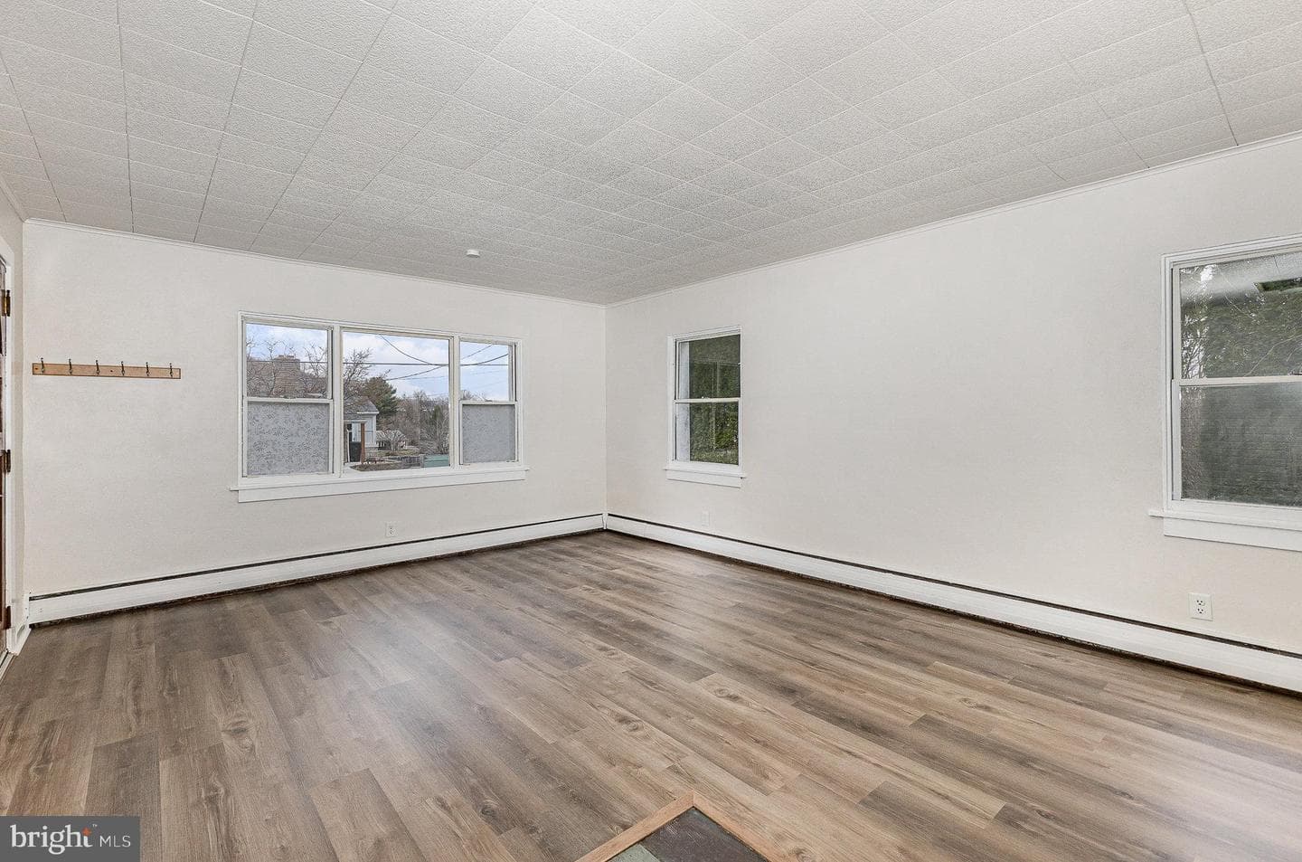 536 Lansvale Street photo 8