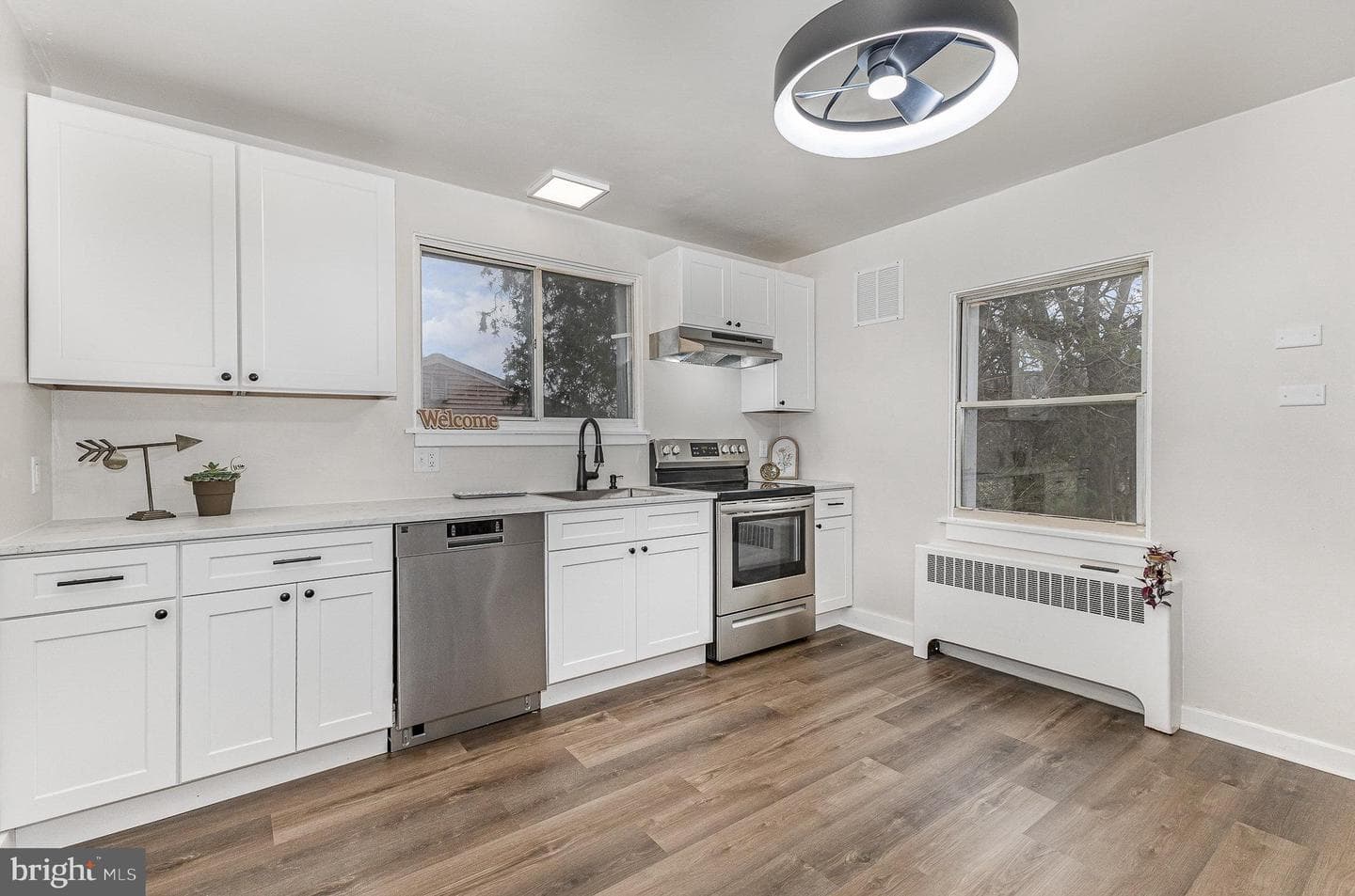 536 Lansvale Street photo 9