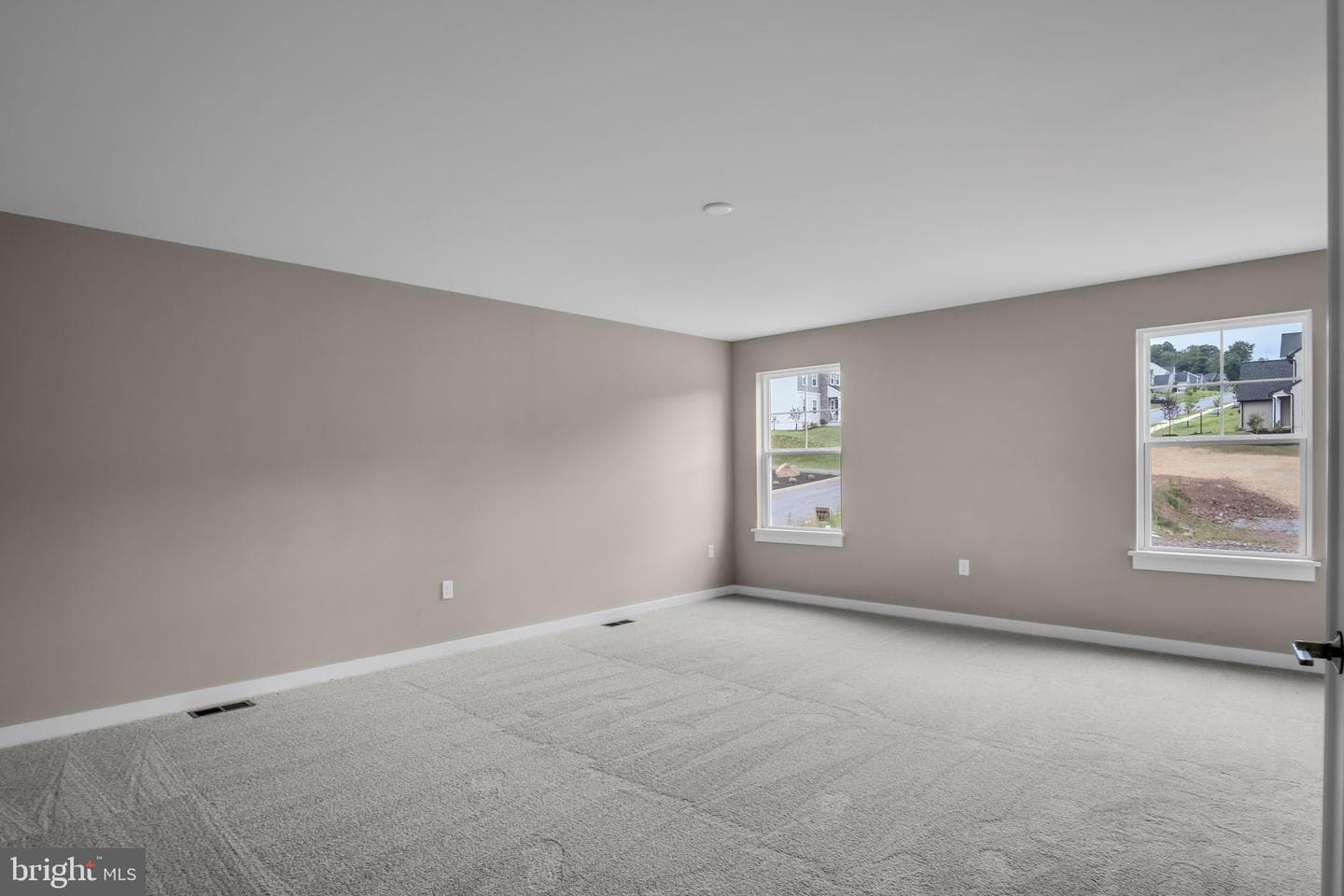 221 Rockville Blvd photo 10