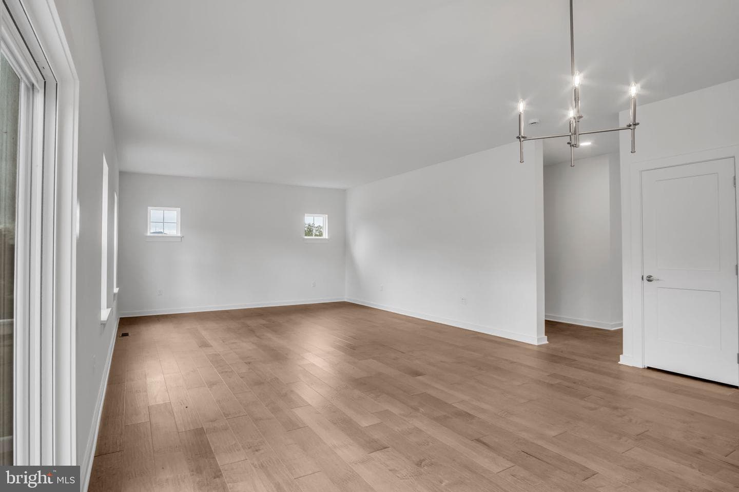 221 Rockville Blvd photo 8