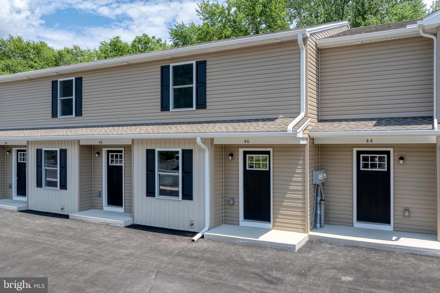 52 Petersburg Lane photo 2