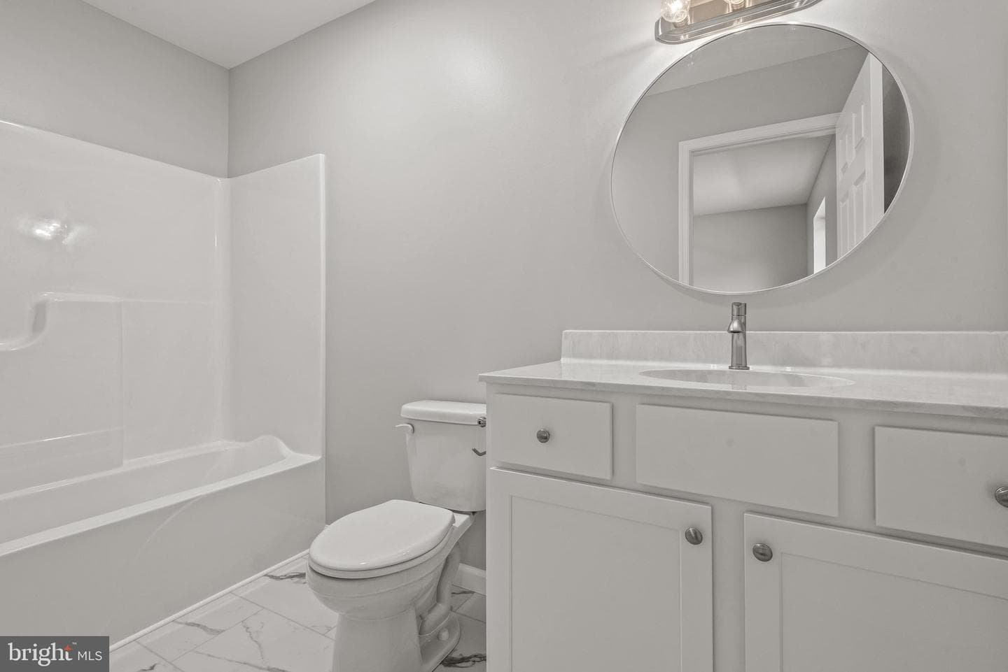 52 Petersburg Lane photo 21