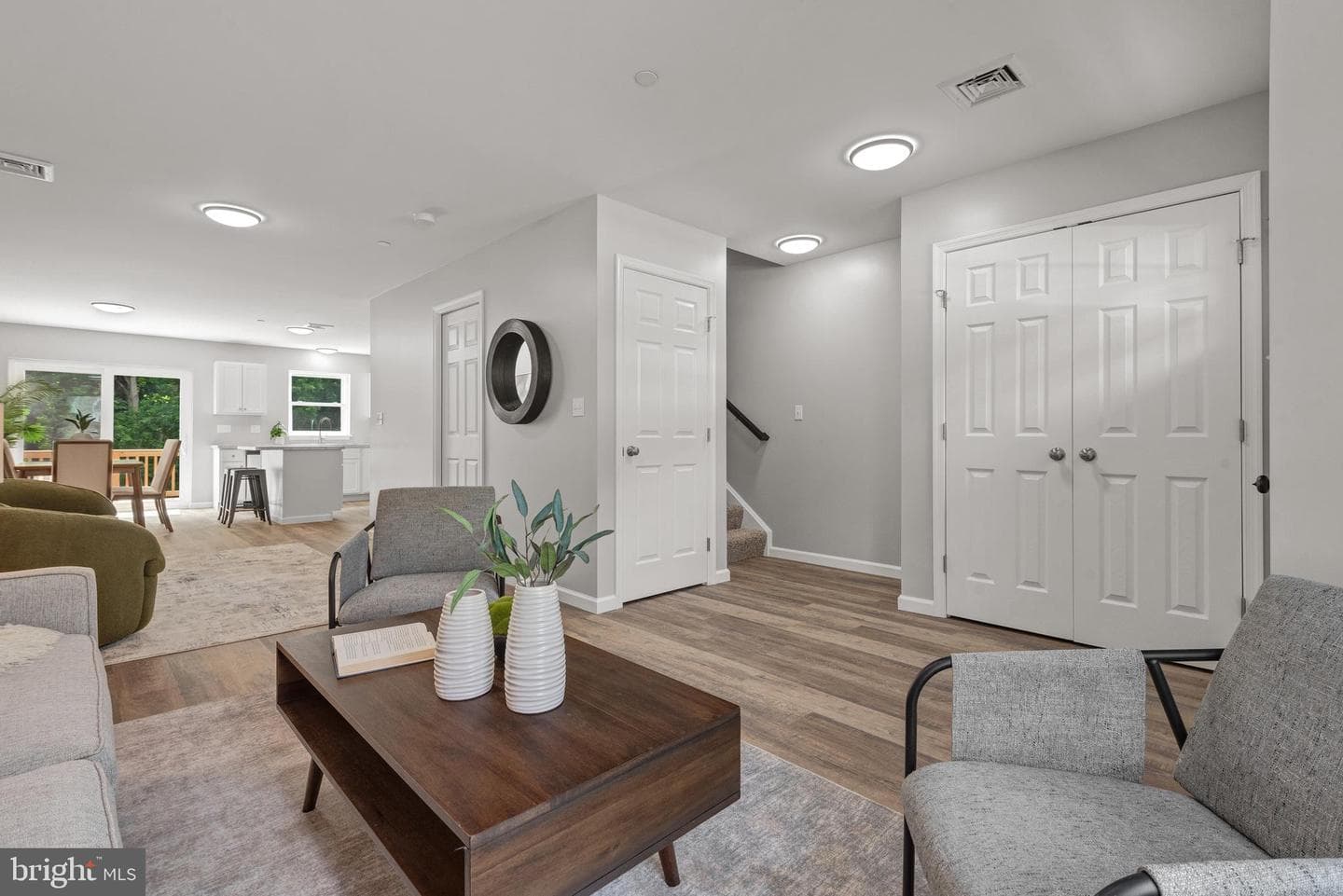52 Petersburg Lane photo 4