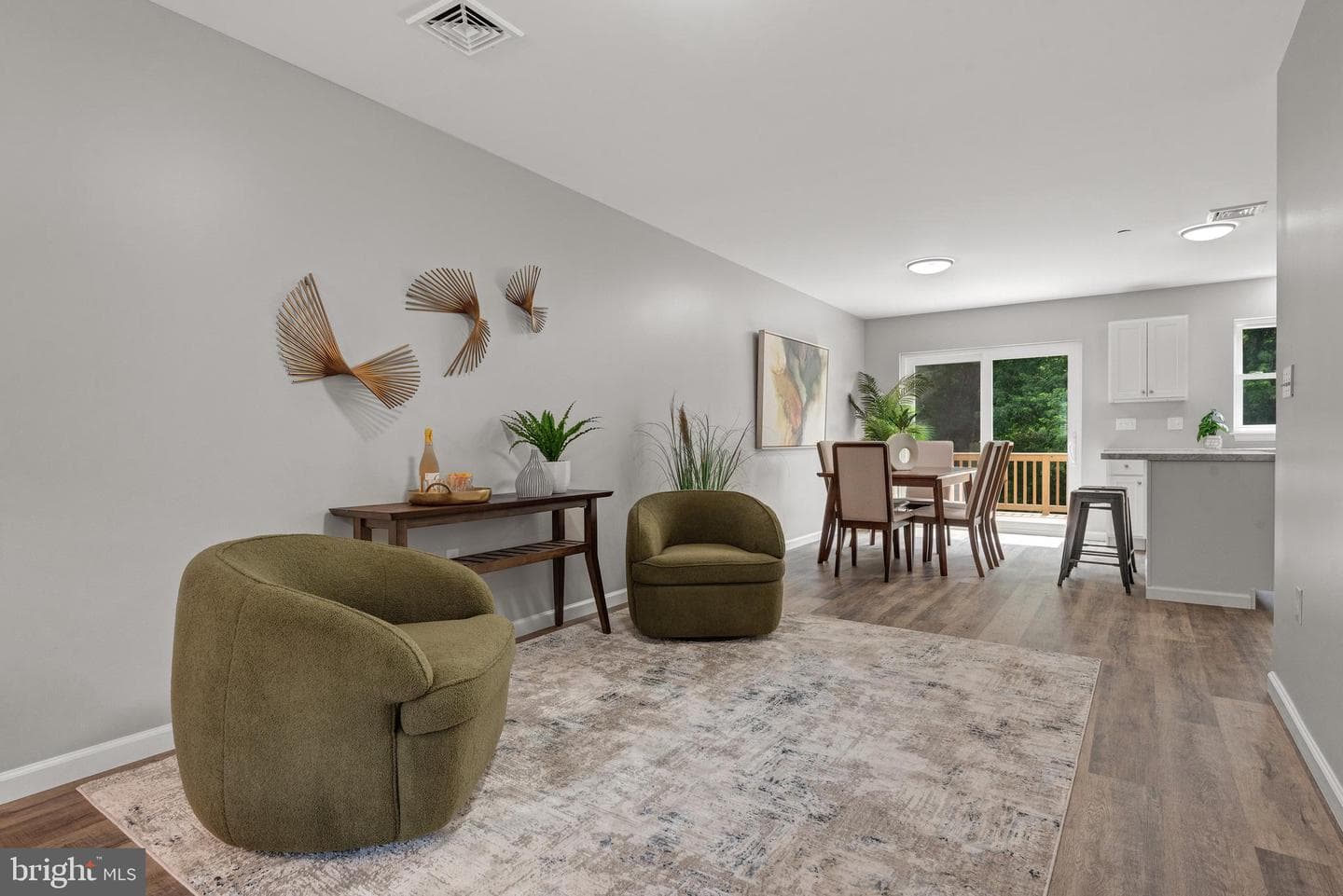 52 Petersburg Lane photo 7
