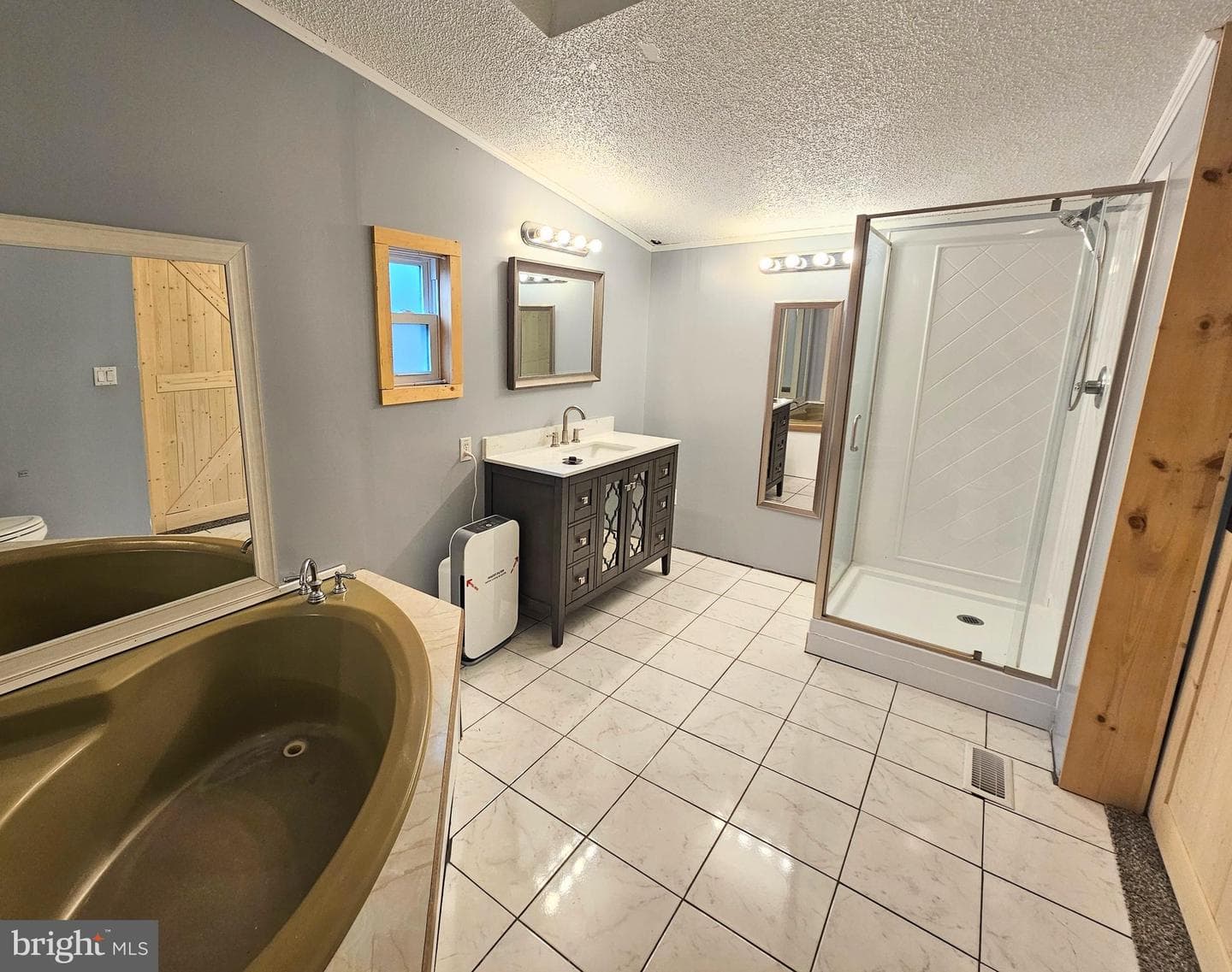 415 Meadow Lane photo 3