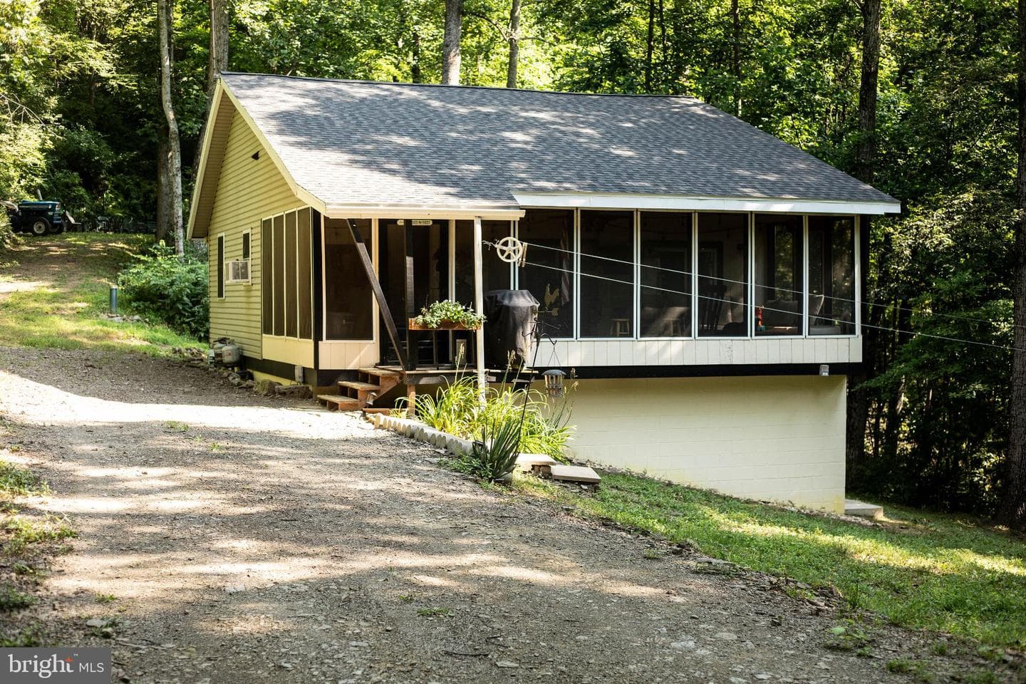 398 Acorn Road photo 2