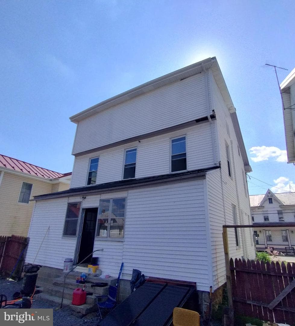 335 E Main Street photo 4