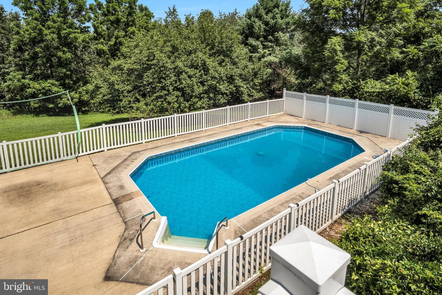 33 Huggins Road photo 3