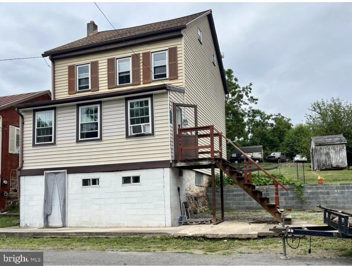 209 E Water Street photo 2