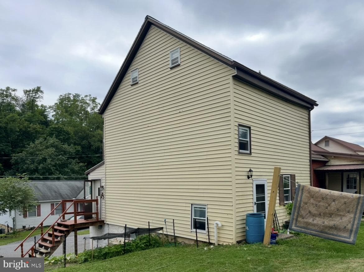 209 E Water Street photo 3