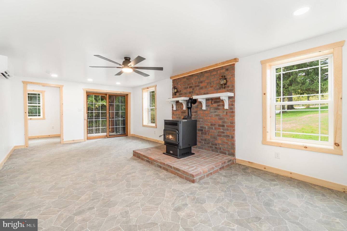 892 Owl Hollow Road photo 4
