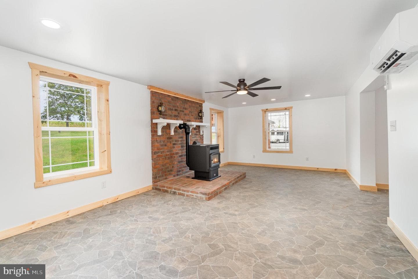 892 Owl Hollow Road photo 5