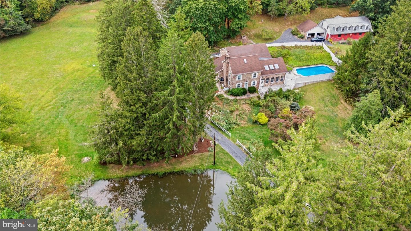 875 Valley Road photo 50