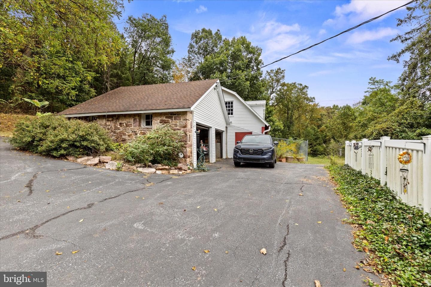 875 Valley Road photo 53