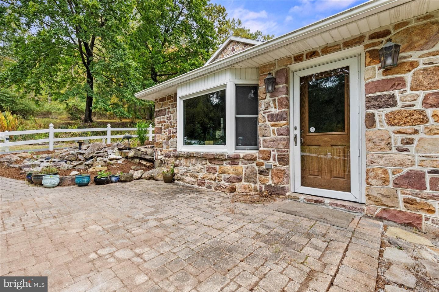 875 Valley Road photo 6