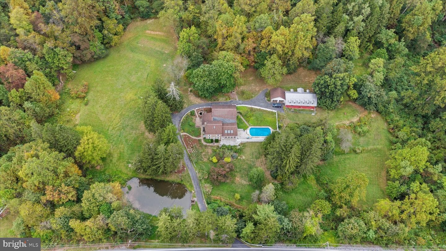 875 Valley Road photo 61