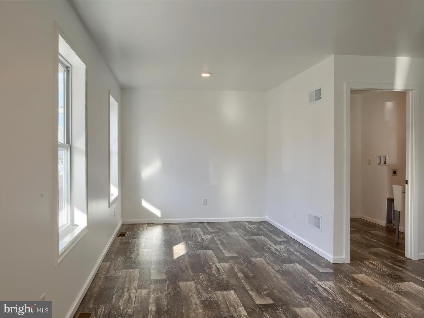 211 N Market Street photo 11