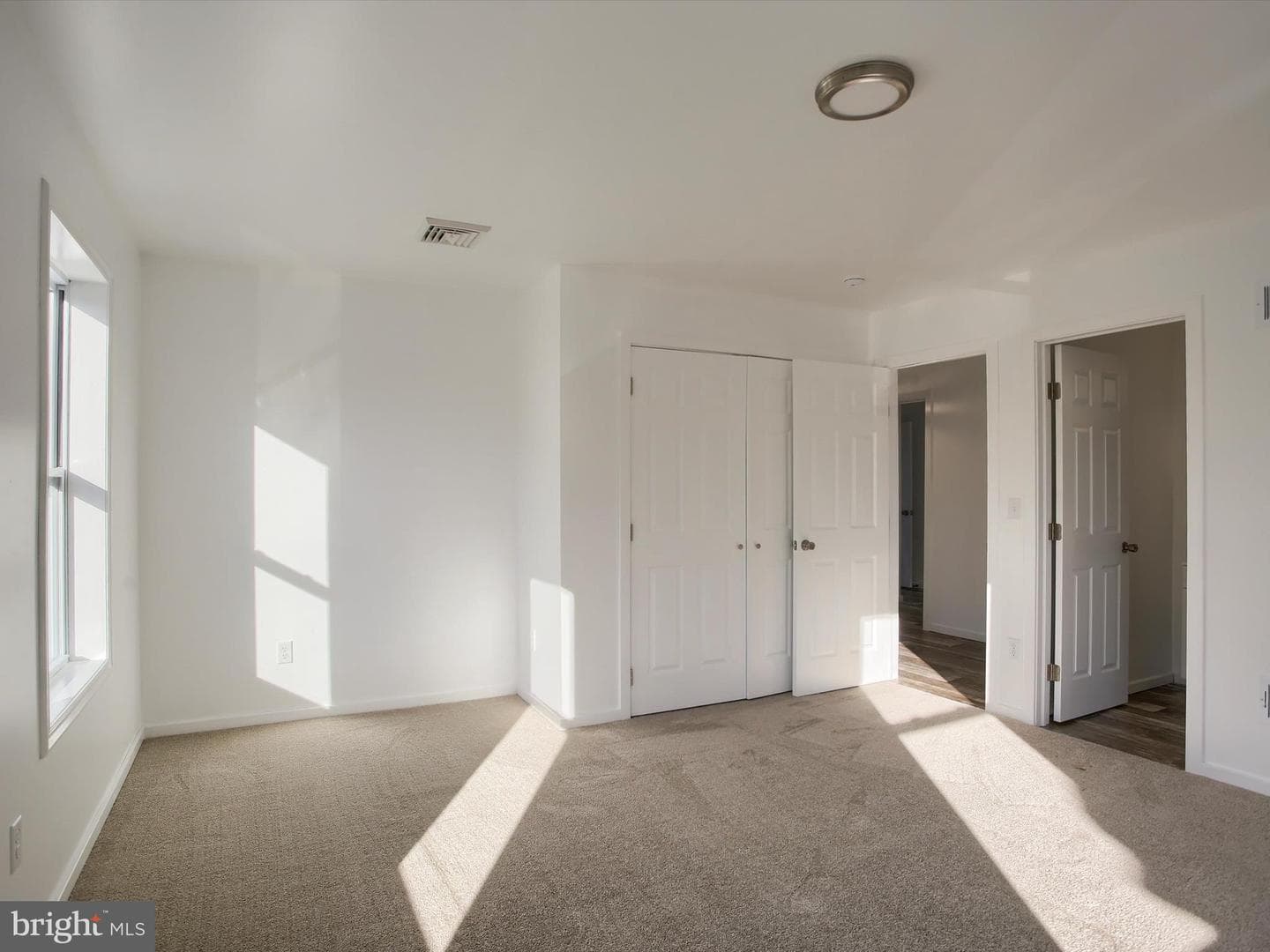211 N Market Street photo 20