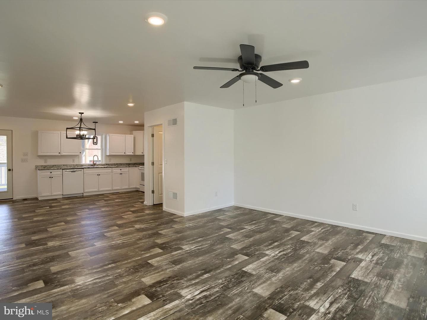 211 N Market Street photo 5