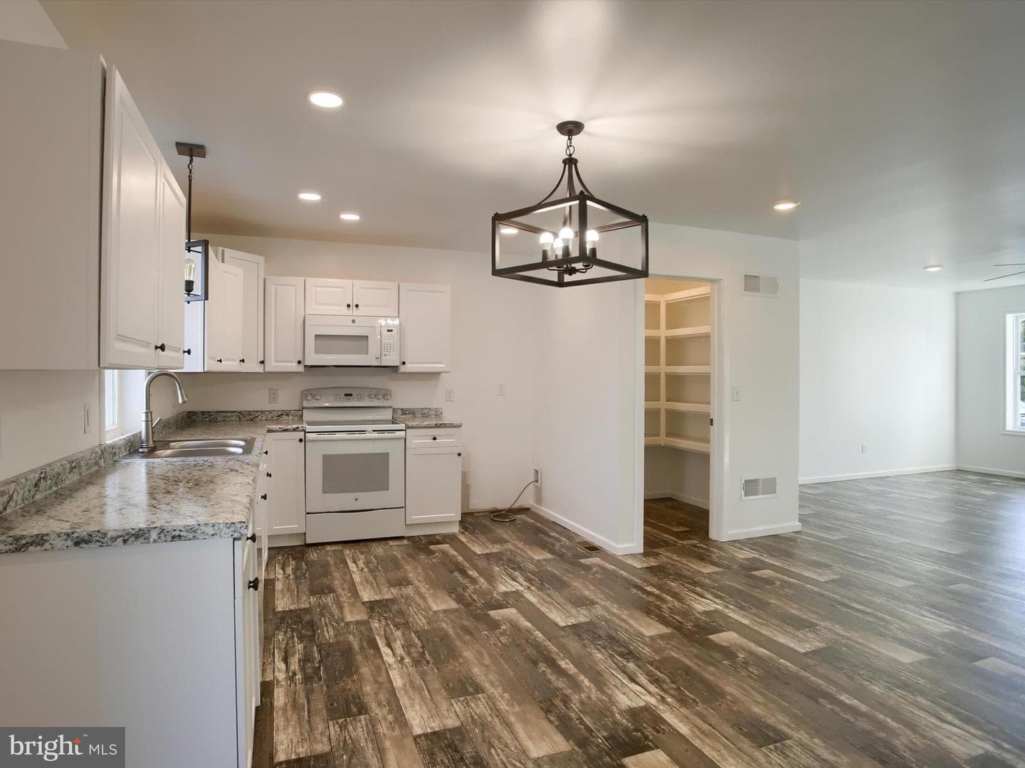 211 N Market Street photo 8