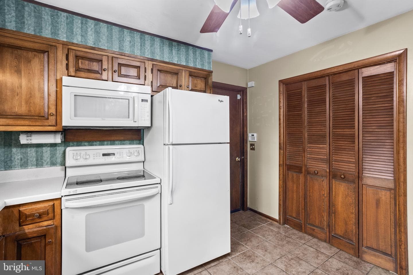 1010 N Lincoln Street photo 22