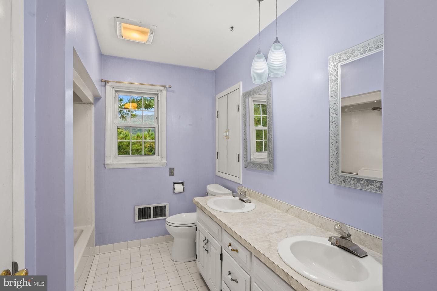 1010 N Lincoln Street photo 29