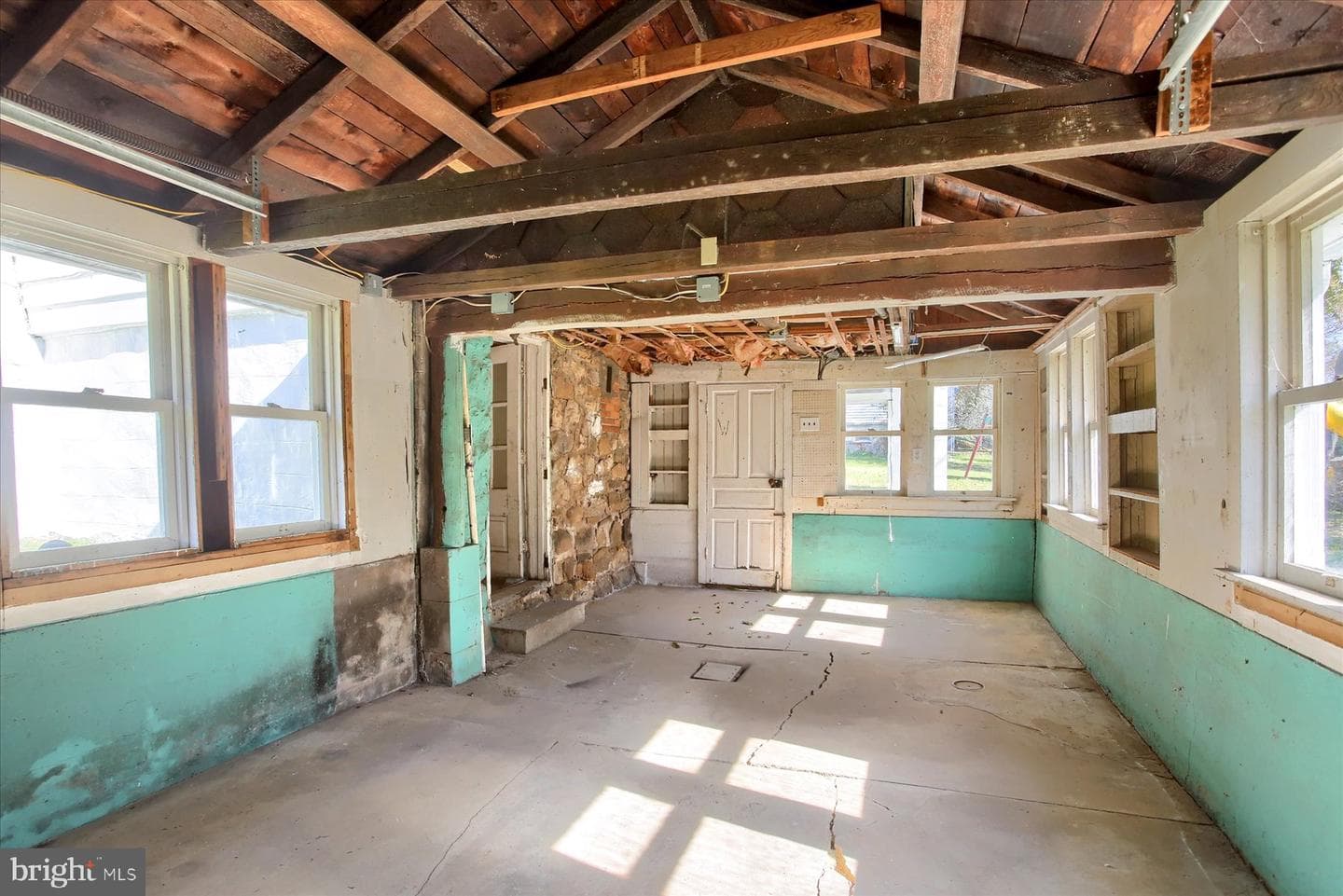 112 Kings Highway photo 30