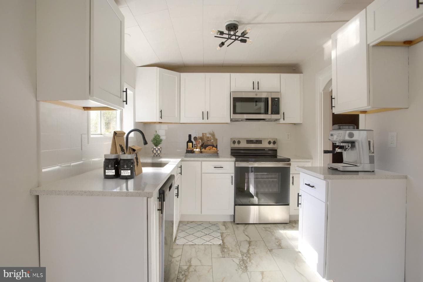 112 Kings Highway photo 7