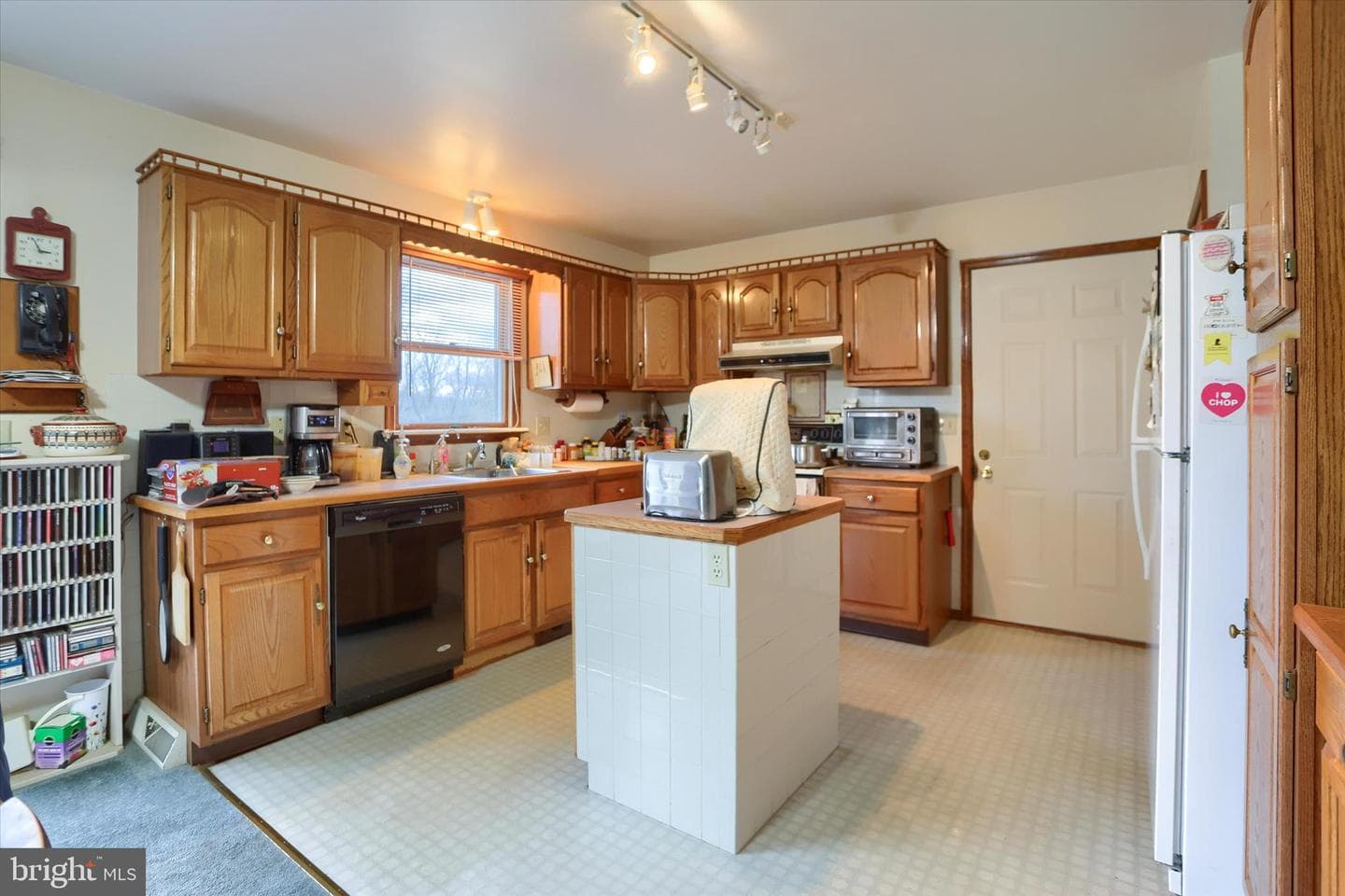 2751 Middle Ridge photo 8