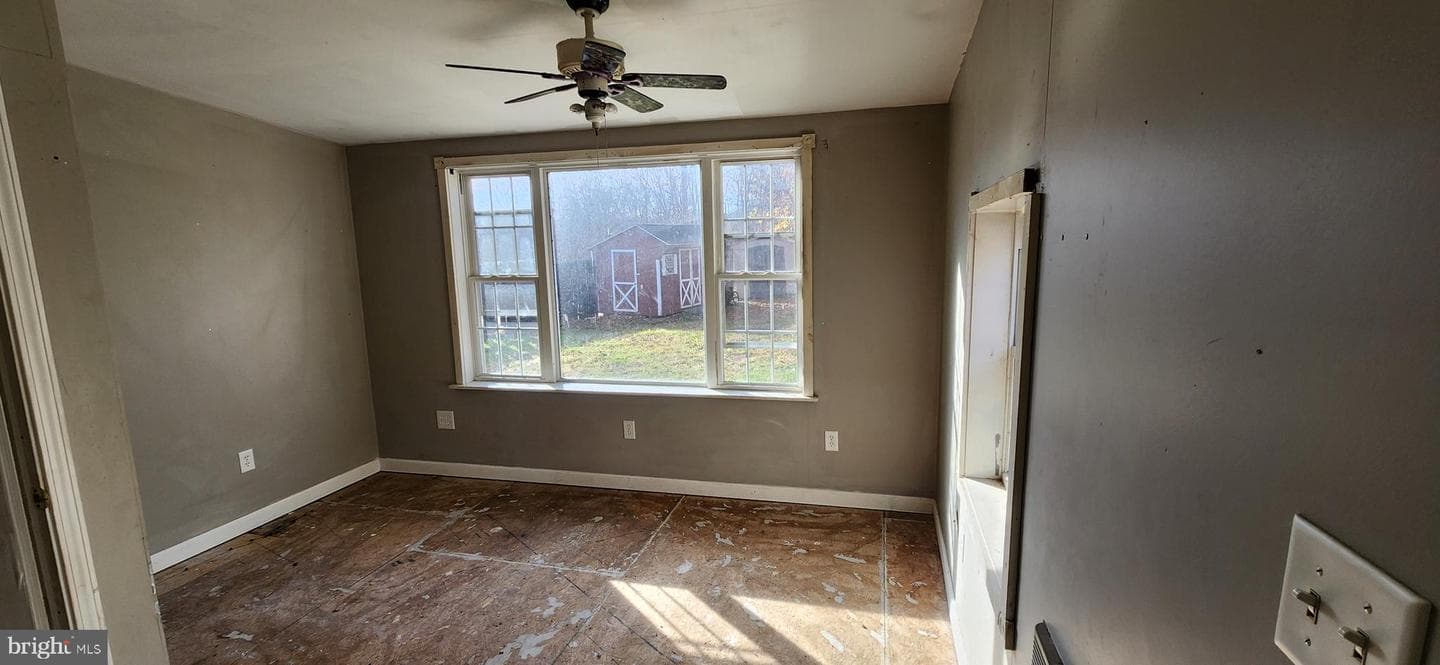 734 Bridgeport Road photo 22