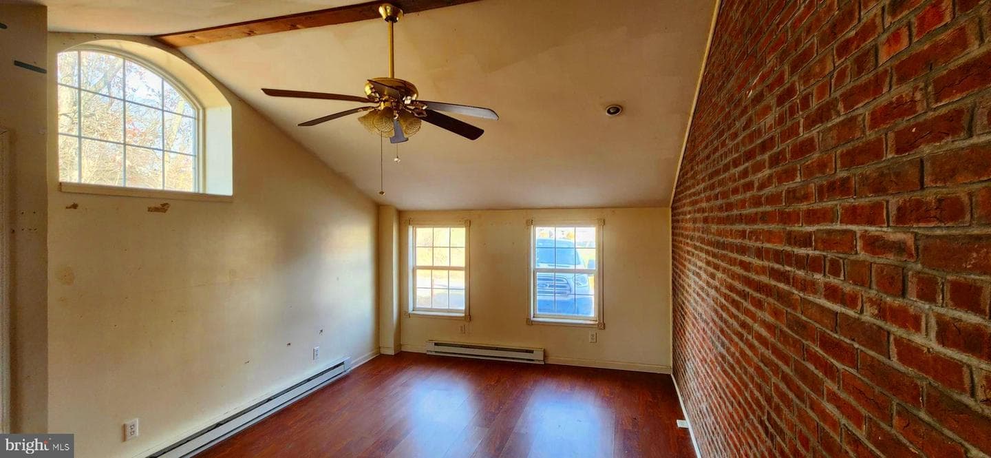 734 Bridgeport Road photo 25