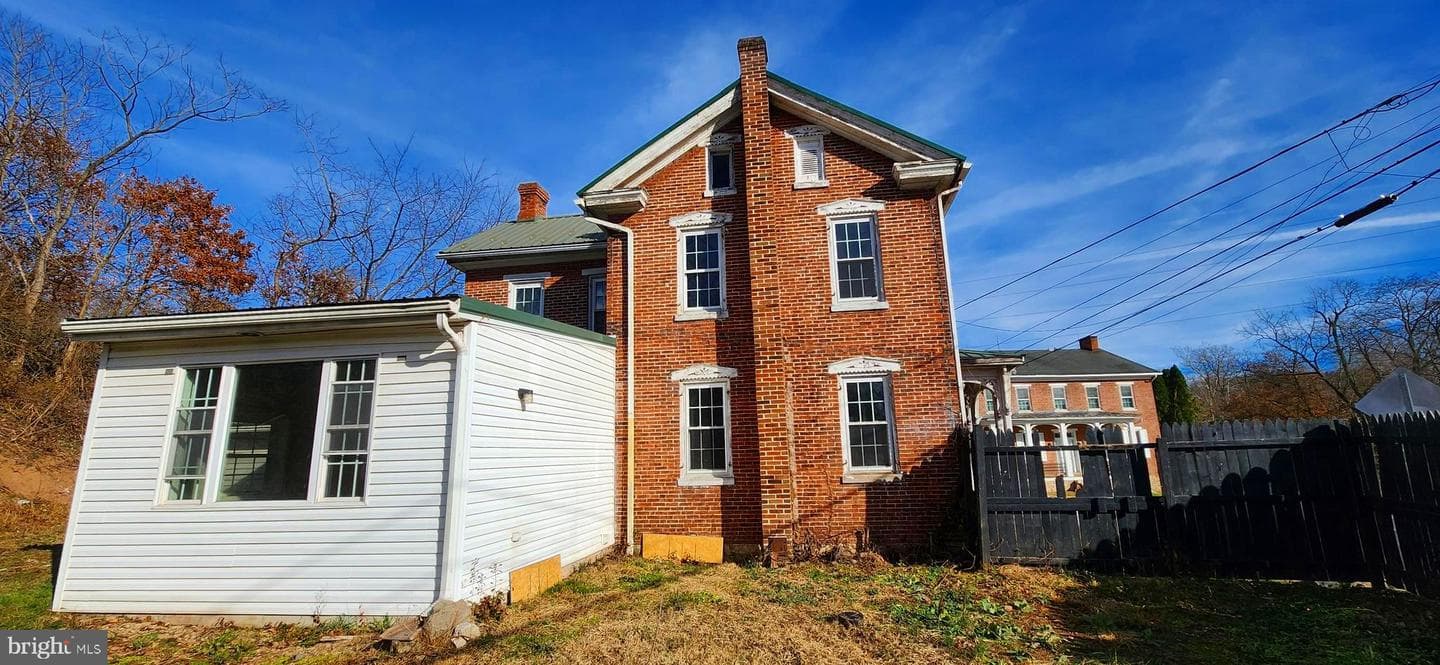 734 Bridgeport Road photo 4