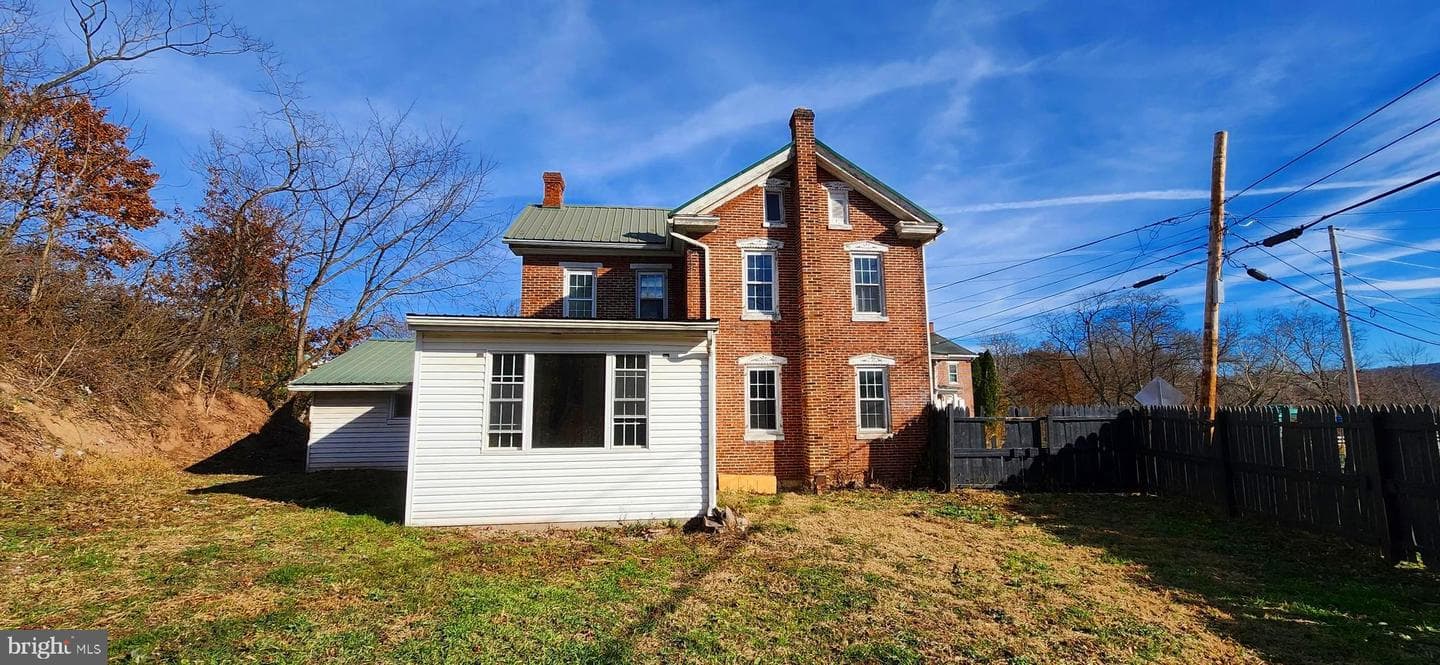 734 Bridgeport Road photo 7