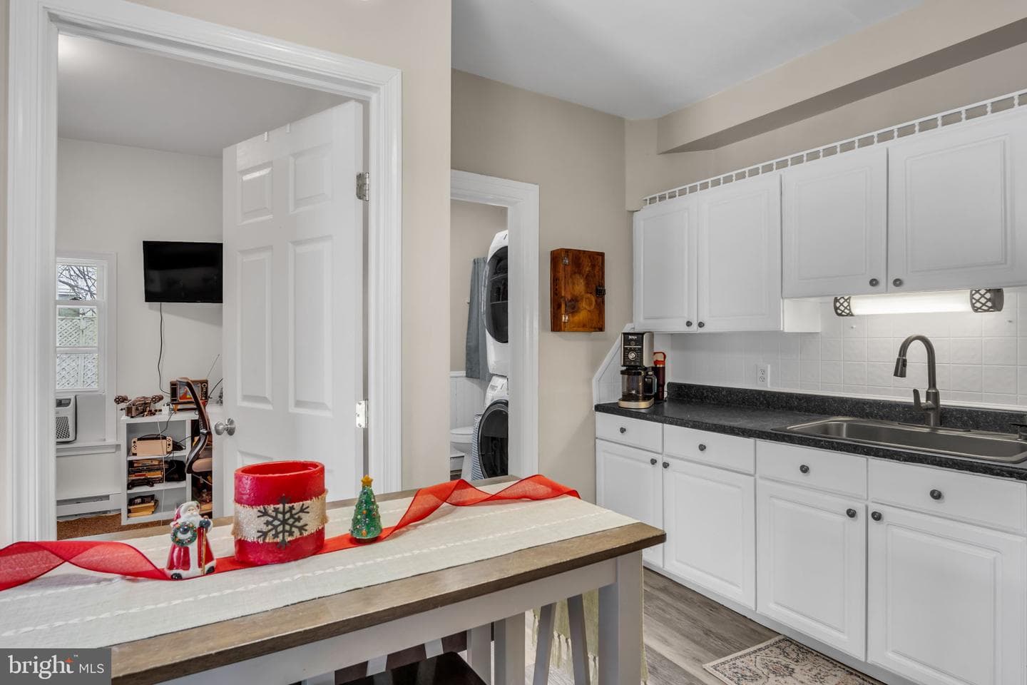 440 Gantt Street photo 11