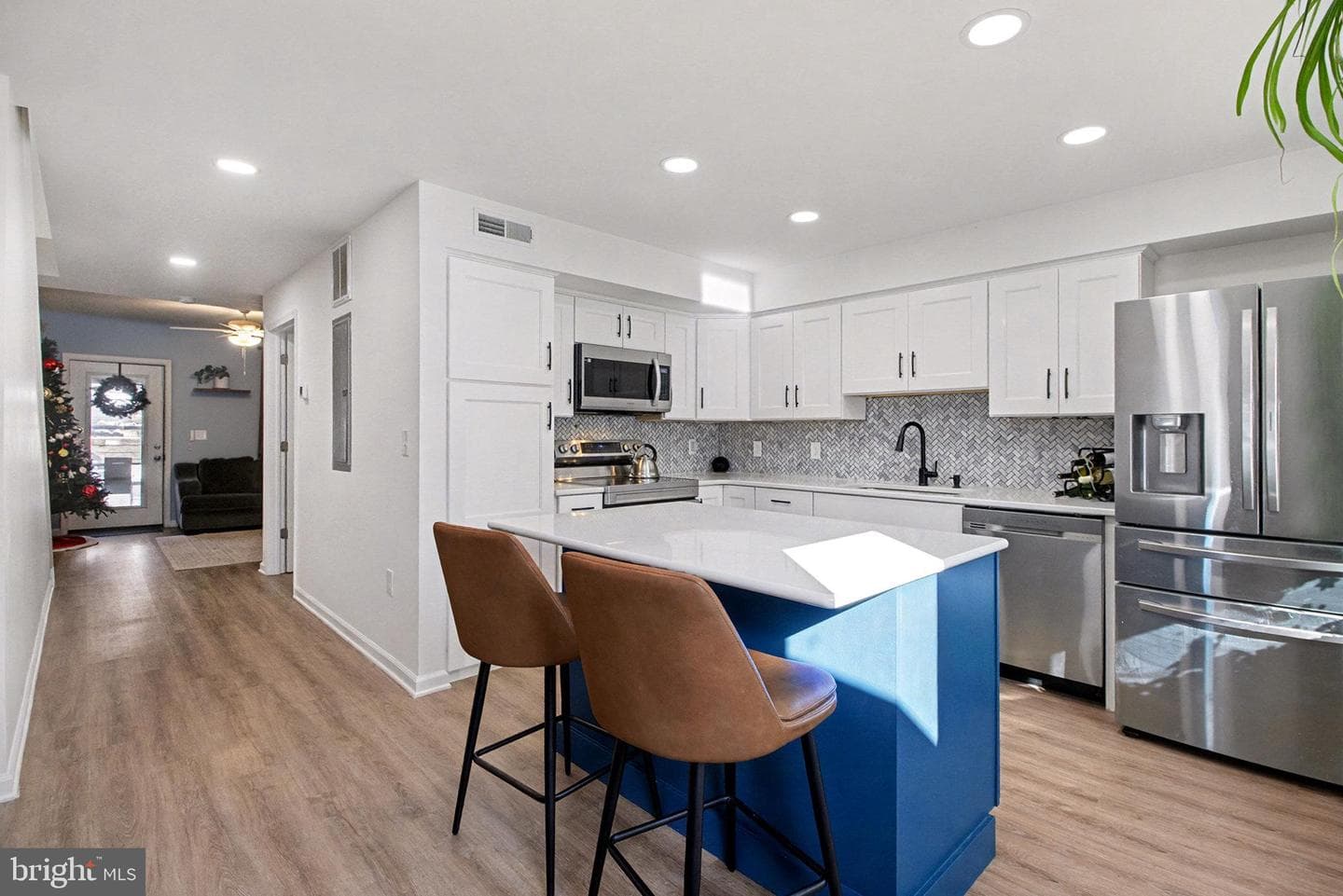 75 Petersburg Lane photo 8