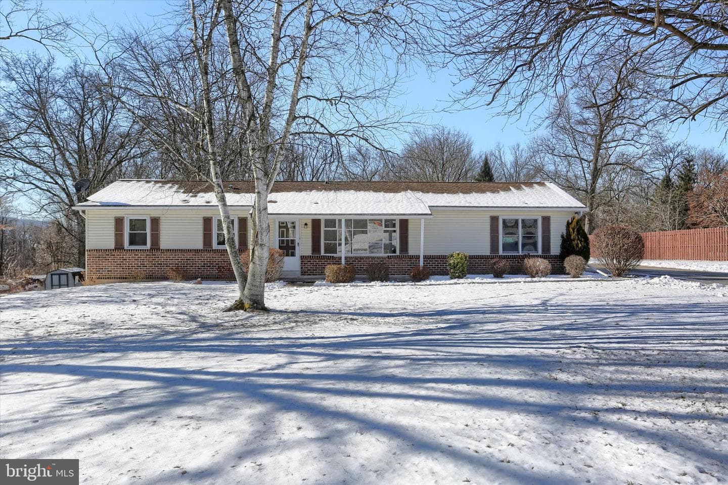 17 Pinetree Drive photo 2